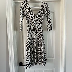 #26 Maggy London Brown & Cream Print Dress Size 4
